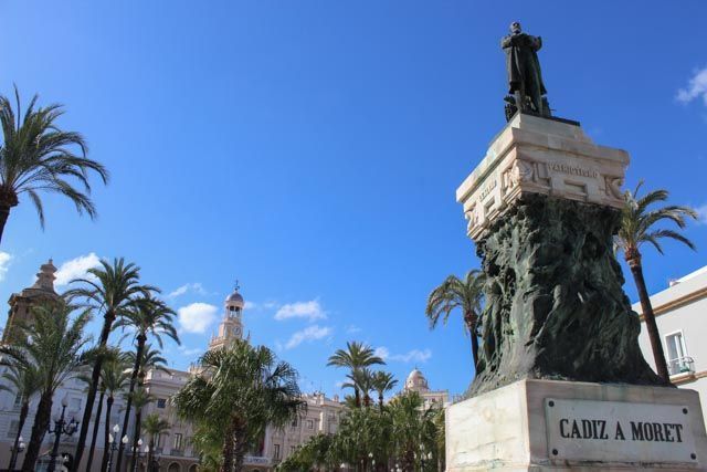 Descubre la historia de Cádiz a través de 4+1 rutas que no te dejarán indiferente.