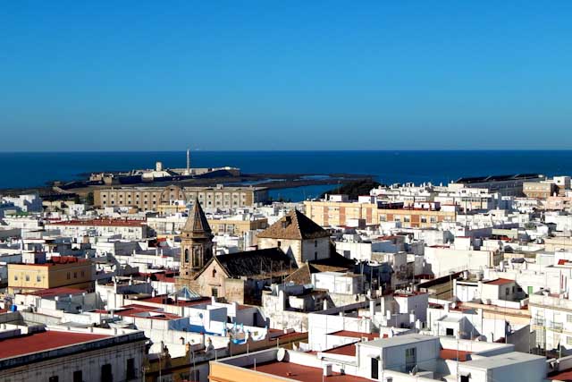 Desde la Torre Tavira podrás apreciar las mejores vistas de Cádiz.