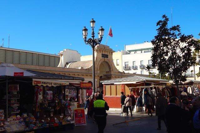 El mercado de Cádiz es uno de los mejores sitios para conocer la esencia gaditana más auténtica.
