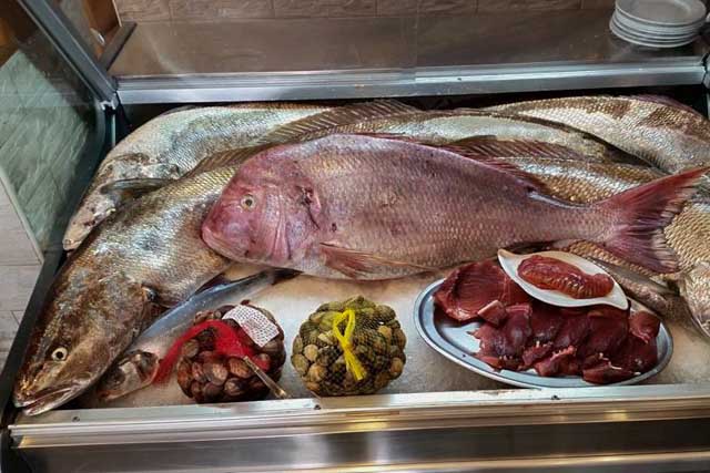 El Faro de Chipiona ofrece platos elaborados con pescado fresco que harán las delicias de los amantes del pescado.