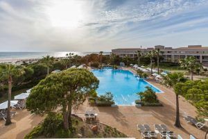 El Valentín Sancti Petri Hotel-Spa & Centro de Convenciones es un impresionante Resort de 4* ubicado en Novo Sancti Petri y la Playa La Barrosa.