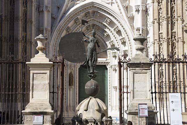 escultura Catedral de Sevilla